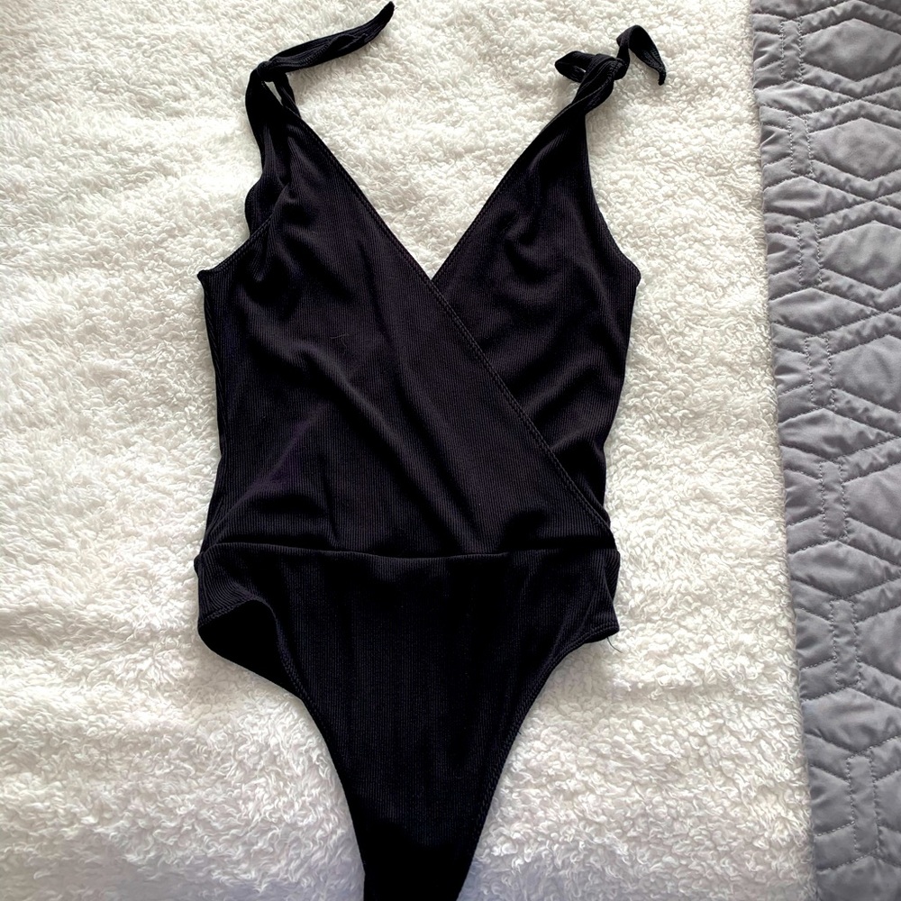 SOLD Black tie shoulder Wilfred bodysuit